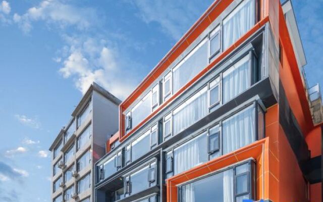 Baiyang Seaview Hotel (Dali Bohai Park High-speed Railway Station)