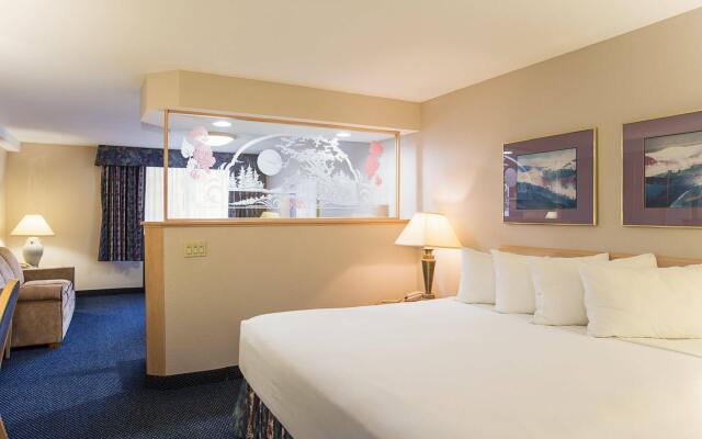 Shilo Inn Suites Hotel - Portland Airport