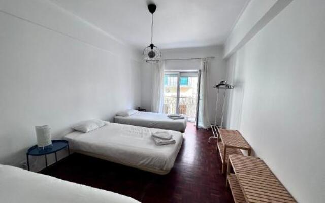 Flores Terrace Apartment