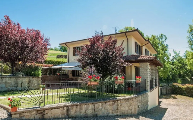 Wonderful Villa With Private Pool in the Heart of Tuscany