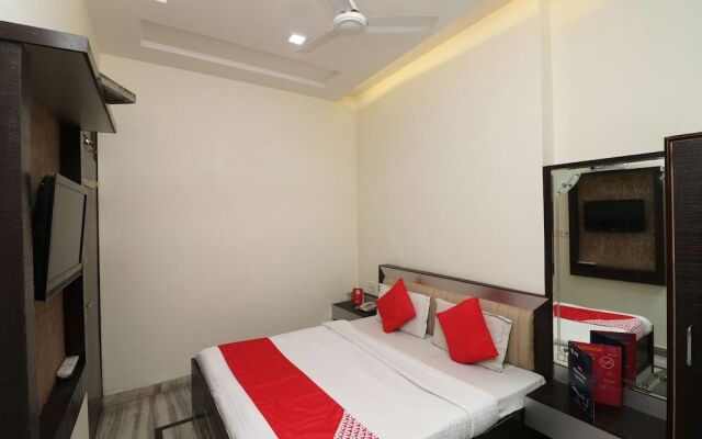 Oyo 24723 Hotel Atul Palace
