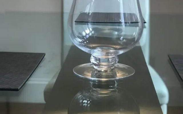 Suitely Trafalgar Square Luxury Apartment
