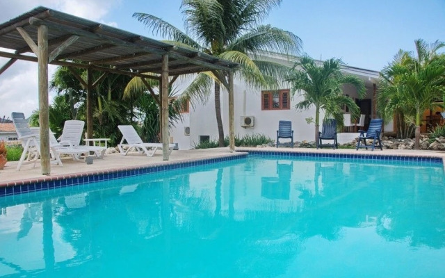 Bantopa Apartments and Villas