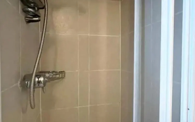 OYO The Lodge Bournemouth