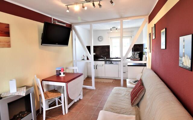 Snug Bungalow in Insel Poel Germany near Beach