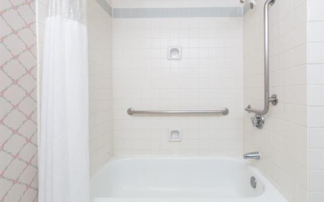 Ramada by Wyndham Hawthorne LAX / LA Stadium