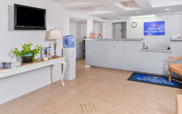 Americas Best Value Inn - Williamsburg/Lightfoot Area
