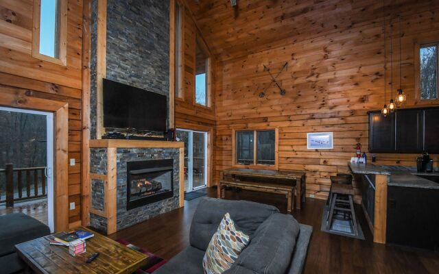 LakeStar Chalet 5 Bedroom House