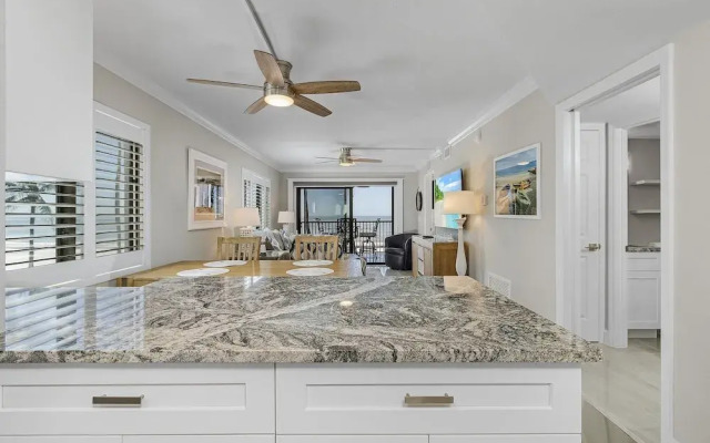 Seaside 101: Oceanview 2br/2ba Condo With Pool, Steps To Beach 2 Bedroom Condo