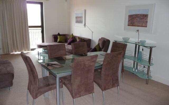 City Escape 2BD in Adelaides East End 4