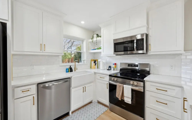 Misha: 434 Marilu Street, Richardson