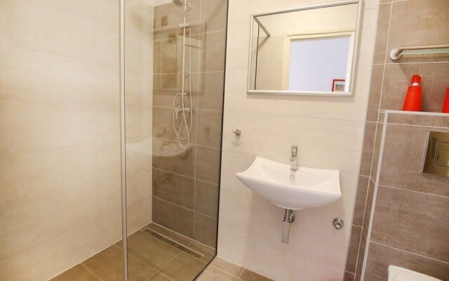 Feel Center Apartments.