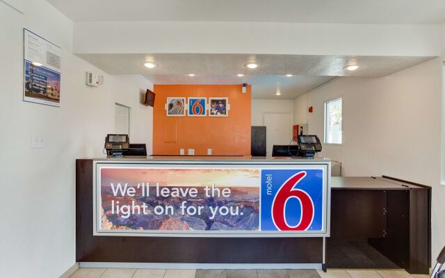 Motel 6 Albuquerque, NM - Carlisle