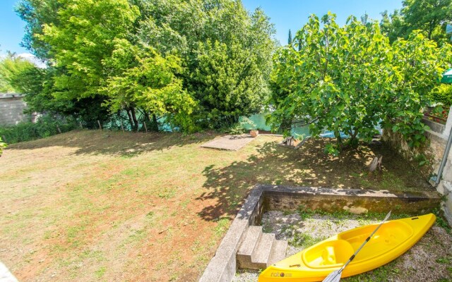 Cottage with Private River Beach