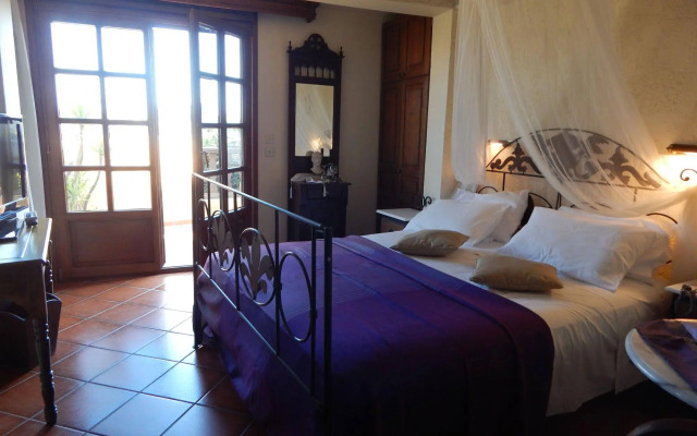 S. Nikolis Historic Boutique Hotel