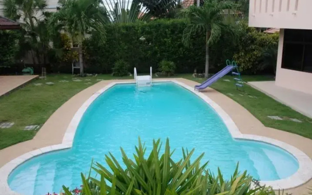 3 Bedroom Villa in Tropical Garden