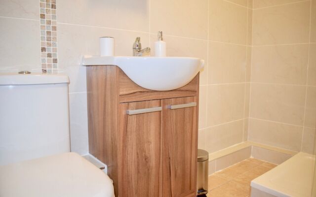 One Bedroom Flat Near O'connell Street