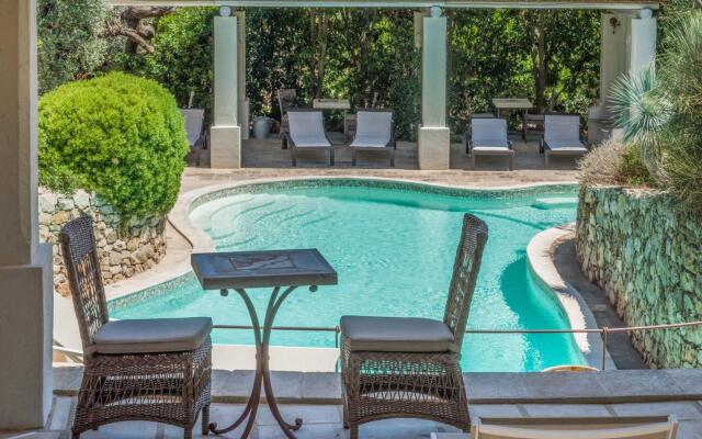 Pool, Trullo and Nature Preserve