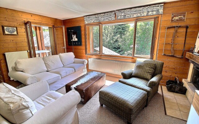 35 Rooms Apartment at 300m From the Cableway
