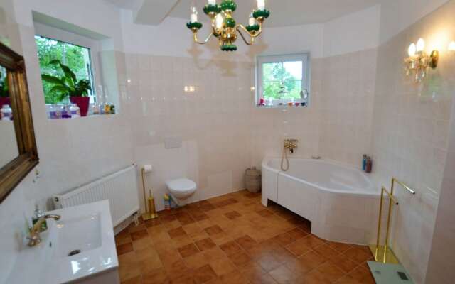 Tasteful Villa in Zernov With Private Pool