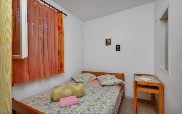 Apartments Robinzon Milivoj