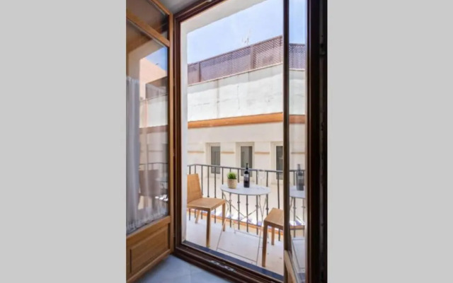 Hernando Colon Deluxe Suite by Valcambre