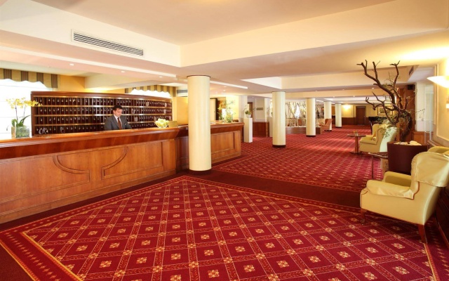 Отель Starhotels Business Palace