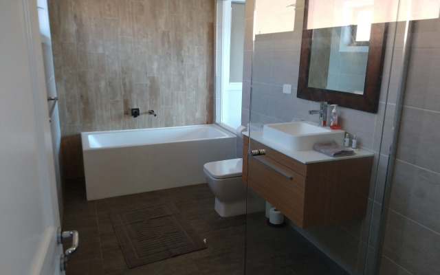 Willow Bay Lodge