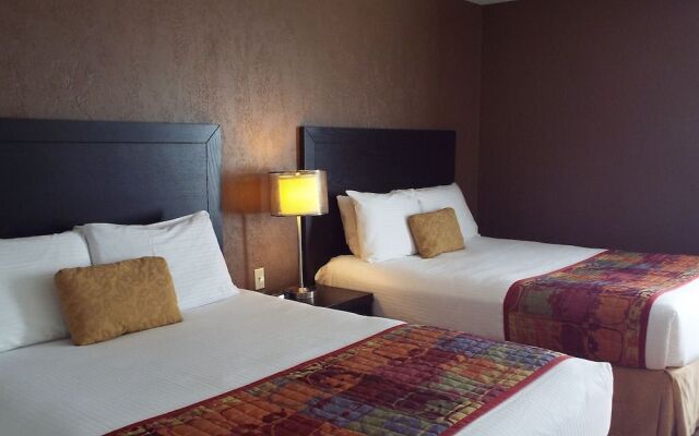 Auberge Shores Inn & Hotel