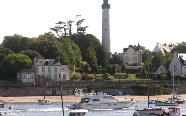 Modern Apartment Near Beach in Benodet France