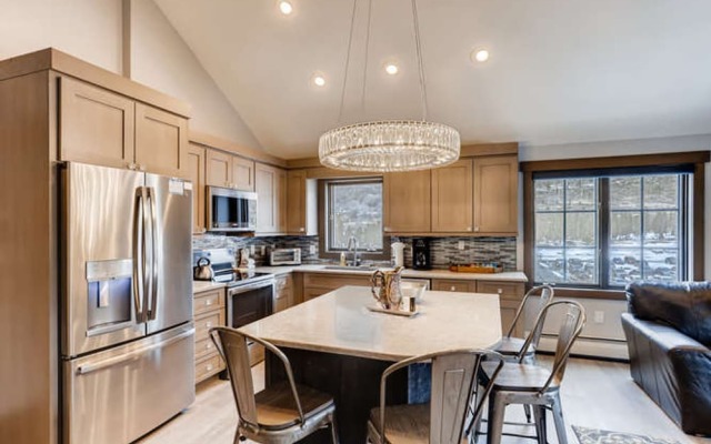 Expedition Station #8636 by Book by Owner