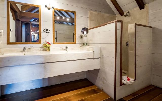 Admiral's Inn and Gunpowder Suites