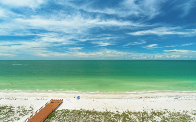 Regatta Beach Club N 913 by Vtrips