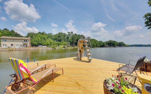 Lakefront Hot Springs Home w/ Furnished Deck!