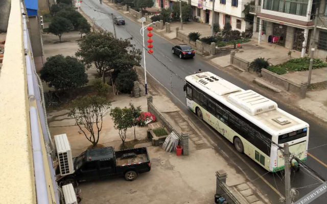 Tonghuayuan Business Hotel