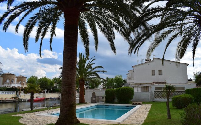 297-apartamento,piscina,parking Privado