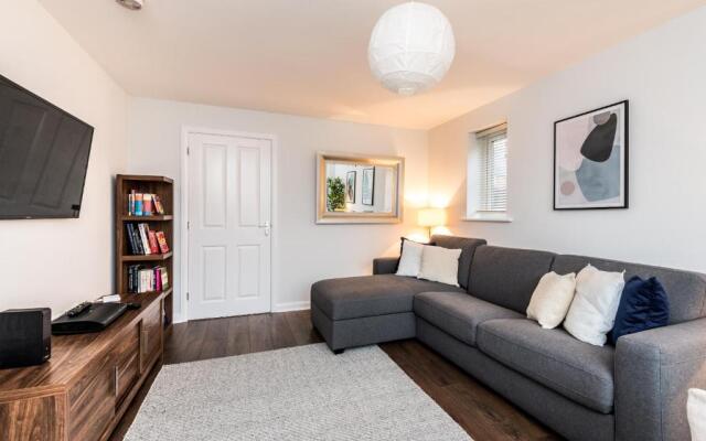 Host Apartments Homely 3 Bedrooms-sleeps 8 Parking