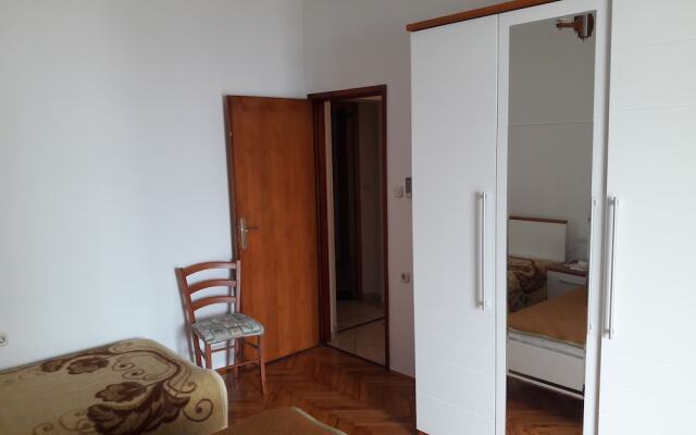 Apartments Metajna X