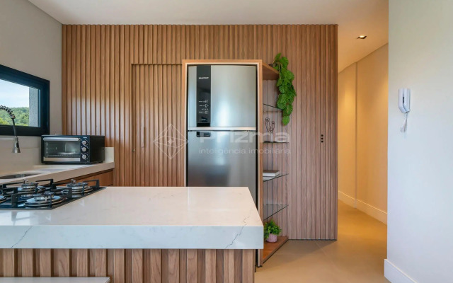 Lindo Apartamento na Praia de Mariscal com ótima localização.