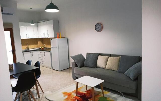 Lovely Apartment 2