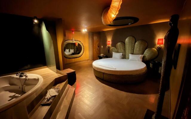 Ruby Rooms Kifisia  Adults Only
