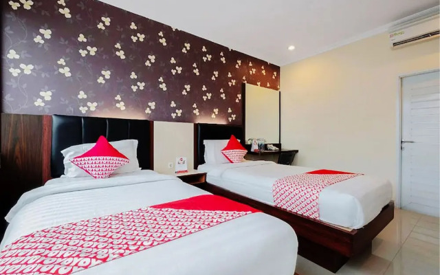 OYO 308 Grand Pacifik Hotel