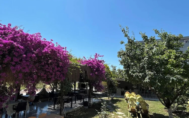 Mandarin Beach Hotel ve Restaurant