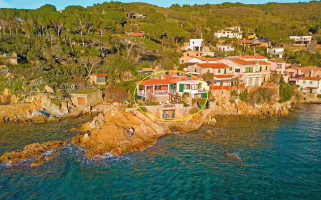 The Boat Isola d Elba