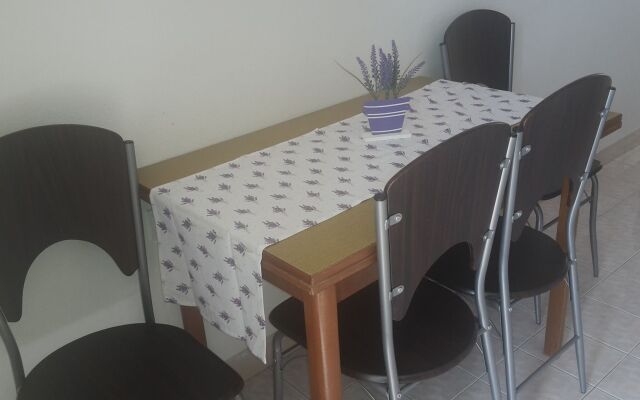Apartment Dragomil - beautiful sea view: A1  Sveta Nedjelja, Island Hvar