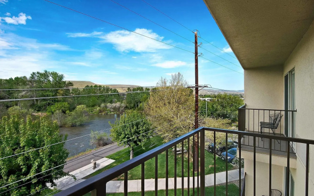 Oxford Suites Yakima