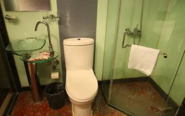 Yasi Apartment Hotel