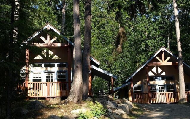 Halcyon Hot Springs Resort