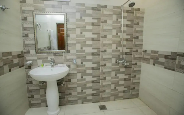 Hotel White Seasson managed by Zaheer Masih