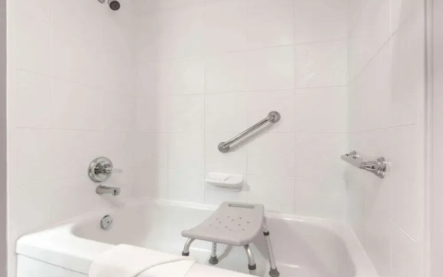 Ramada Coquitlam